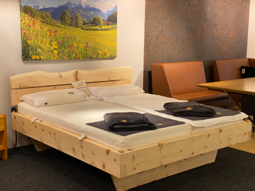 Bettenwelt mit dem Balkenbett Kitzbühel von Relax