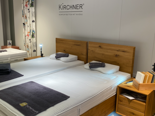Ausstellung Bettenwelt Bett Lugano der Marke Kirchner